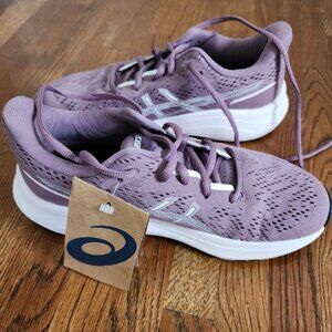 NWT ASICS Sneakers / Girls / Mauve / Size 4